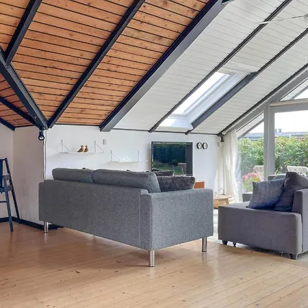 Dom wakacyjny Awesome In With Wifi Tranekær